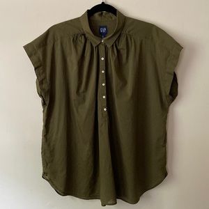 GAP Popover Shirt Size Large.